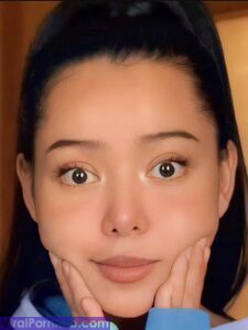 Bella Poarch Sexy Close Up Pics photo 3