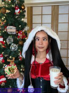 Bella Poarch Cute Christmas Pics photo 2