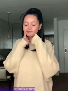 Bella Poarch Cute AF Pics photo 5