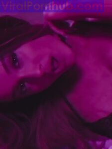 Ariana Grande Nude Leaks photo 6