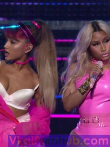 Ariana Grande Nude Leaks photo 16
