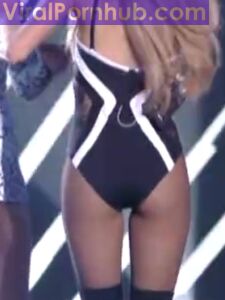 Ariana Grande Nude Leaks photo 17