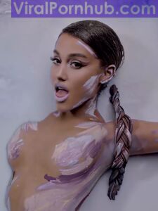 Ariana Grande Nude Leaks photo 21