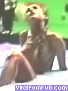Ariana Grande Nude Leaks photo 29