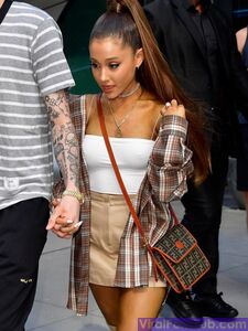 Ariana Grande Nude Leaks photo 53