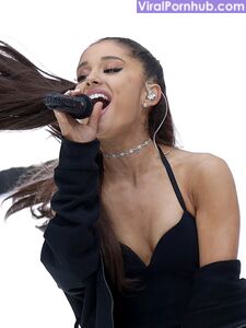 Ariana Grande Nude Leaks photo 84