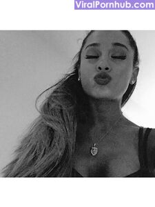Ariana Grande Nude Leaks photo 117