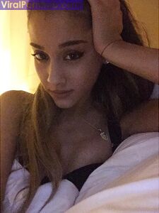 Ariana Grande Nude Leaks photo 120