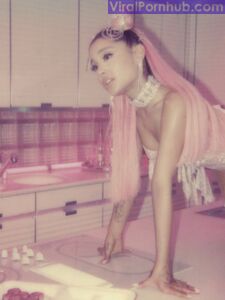 Ariana Grande Nude Leaks photo 129