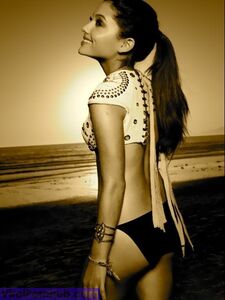 Ariana Grande Nude Leaks photo 139