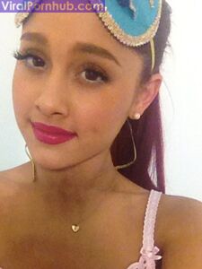 Ariana Grande Nude Leaks photo 148