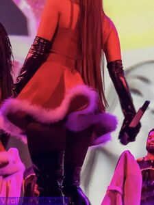 Ariana Grande Nude Leaks photo 152