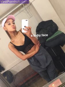 Ariana Grande Nude Leaks photo 156