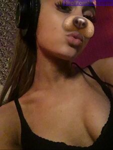 Ariana Grande Nude Leaks photo 157