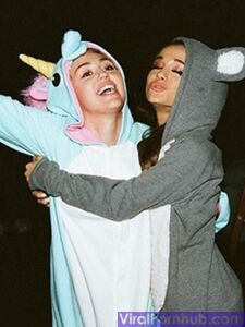 Ariana Grande Nude Leaks photo 159