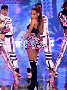 Ariana Grande Nude Leaks photo 173