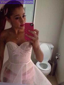 Ariana Grande Nude Leaks photo 184