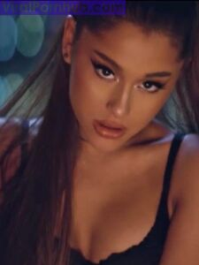 Ariana Grande Nude Leaks photo 195
