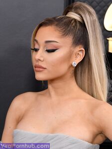 Ariana Grande Nude Leaks photo 203