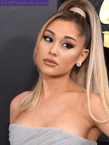 Ariana Grande Nude Leaks photo 214