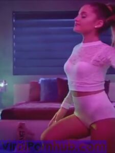 Ariana Grande Nude Leaks photo 217