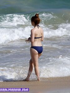 Bonnie Wright Nude Photos Leaked photo 14