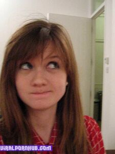 Bonnie Wright Nude Photos Leaked photo 15
