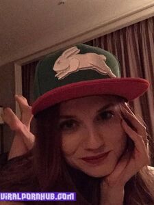 Bonnie Wright Nude Photos Leaked photo 18
