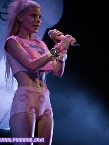 Yolandi Visser Naked Photos Leaked photo 3