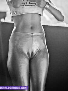 Yolandi Visser Naked Photos Leaked photo 8