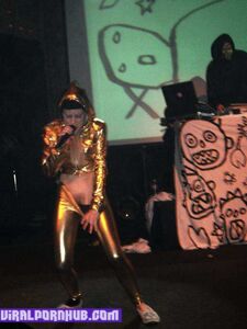 Yolandi Visser Naked Photos Leaked photo 12