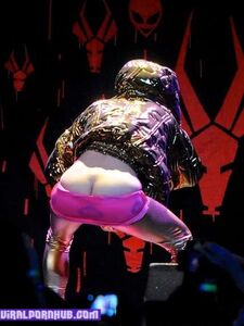 Yolandi Visser Naked Photos Leaked photo 15