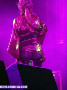 Yolandi Visser Naked Photos Leaked photo 16