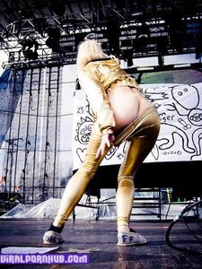 Yolandi Visser Naked Photos Leaked photo 23