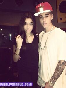 Madison Beer Nude Photos Leaked photo 12