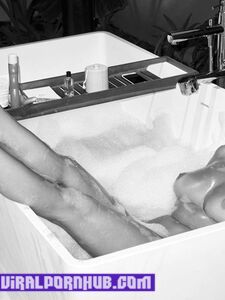 Genevieve Morton Nude Photos Leaked photo 8
