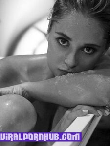 Genevieve Morton Nude Photos Leaked photo 17