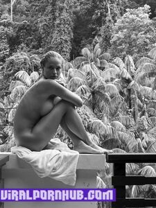 Genevieve Morton Nude Photos Leaked photo 45