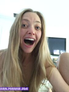 Amanda Seyfried Nude Photos And Sex Tape Leaked photo 56