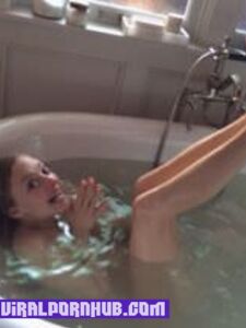 Amanda Seyfried Nude Photos And Sex Tape Leaked photo 57