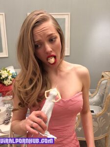 Amanda Seyfried Nude Photos And Sex Tape Leaked photo 62