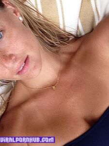 Bar Rafaeli Nude Photos Leaked photo 9
