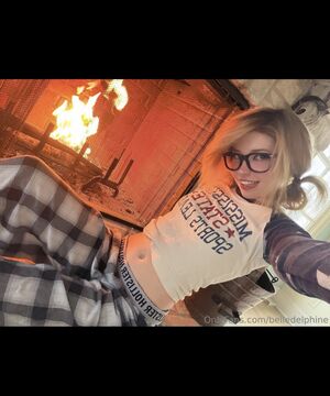 Belle Delphine Nude Photos photo 48