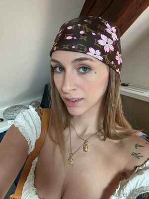 Angel Youngs Nude Photos photo 41