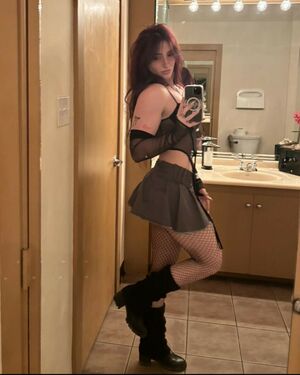 Ellie Moore Nude Photos photo 8
