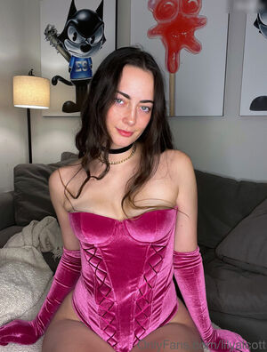 Lily Alcott Nude Photos photo 129