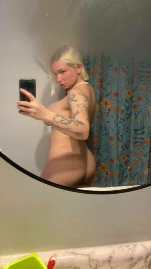 Zoie Burgher Nude Photos photo 107