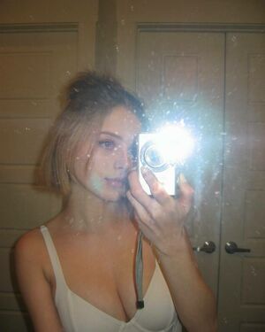 Bunni Emmie Nude Photos photo 17