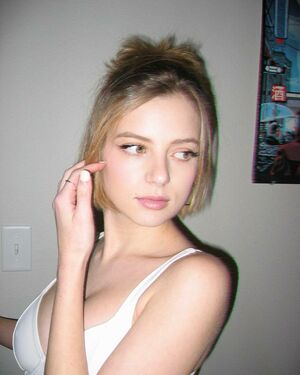 Bunni Emmie Nude Photos photo 19