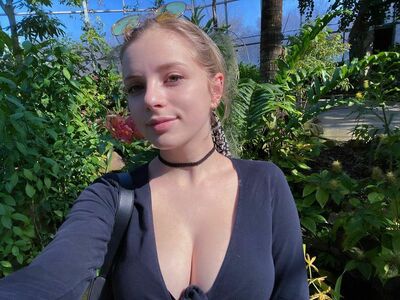 Bunni Emmie Nude Photos photo 23